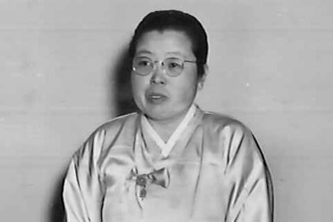 Dr. Hwal-lan (Helen) Kim was the first Korean woman to receive a doctoral degree, to become a university president, and she founded Korea’s first English-language newspaper.